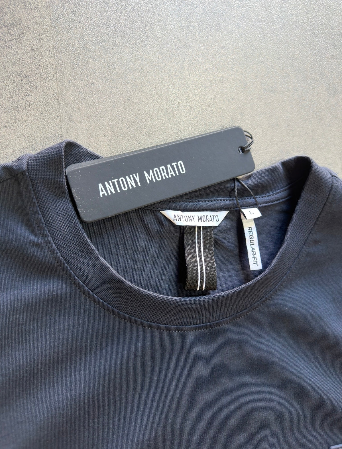 Camiseta Antony Morato Hombre Azul Marino con Detalle en Mangas