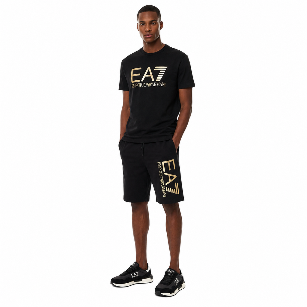 Conjunto EA7 Emporio Armani Negro con Logo Dorado Hombre