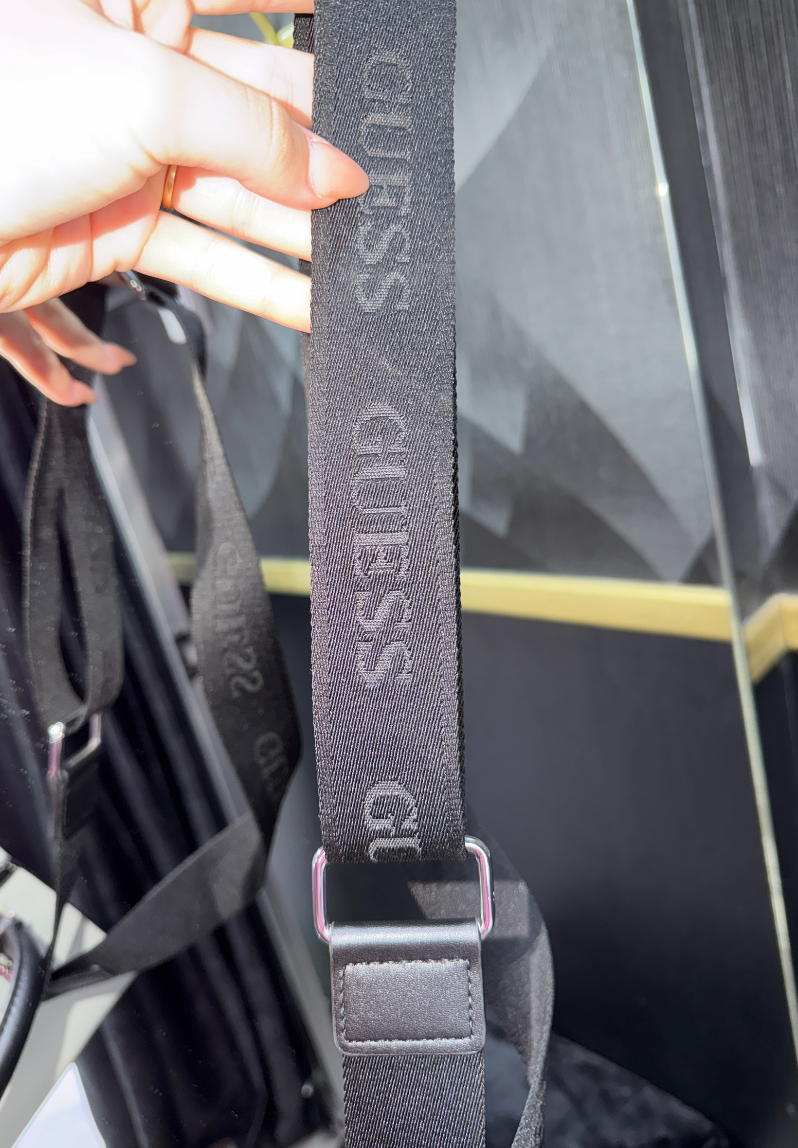 GUESS HANDBAG