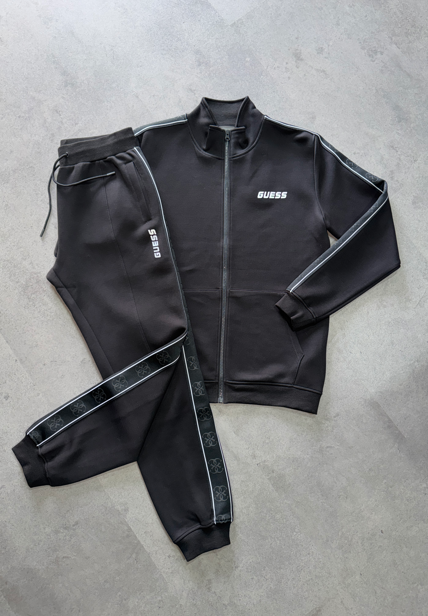 GUESS TRACKSUIT