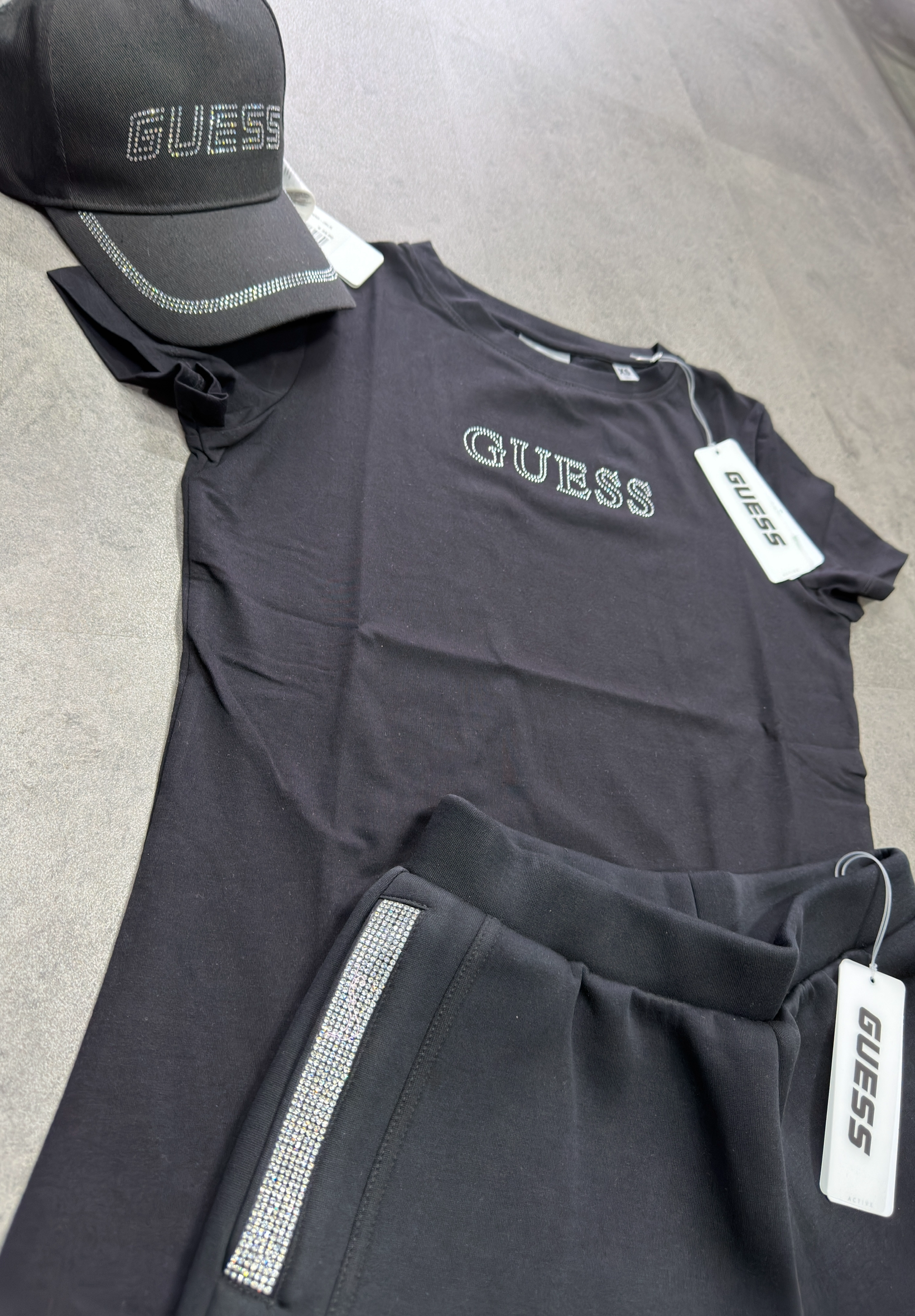 GUESS SHORTS SET
