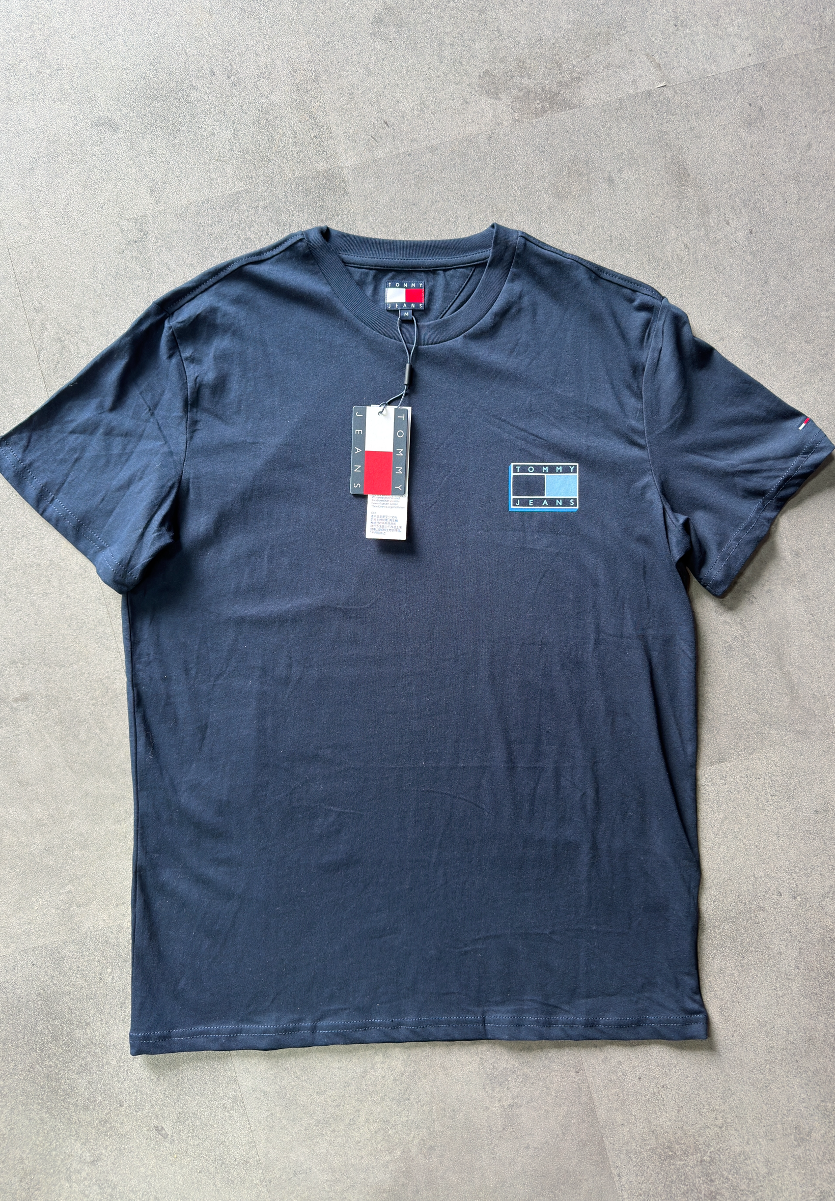 TOMMY JEANS T-SHIRT