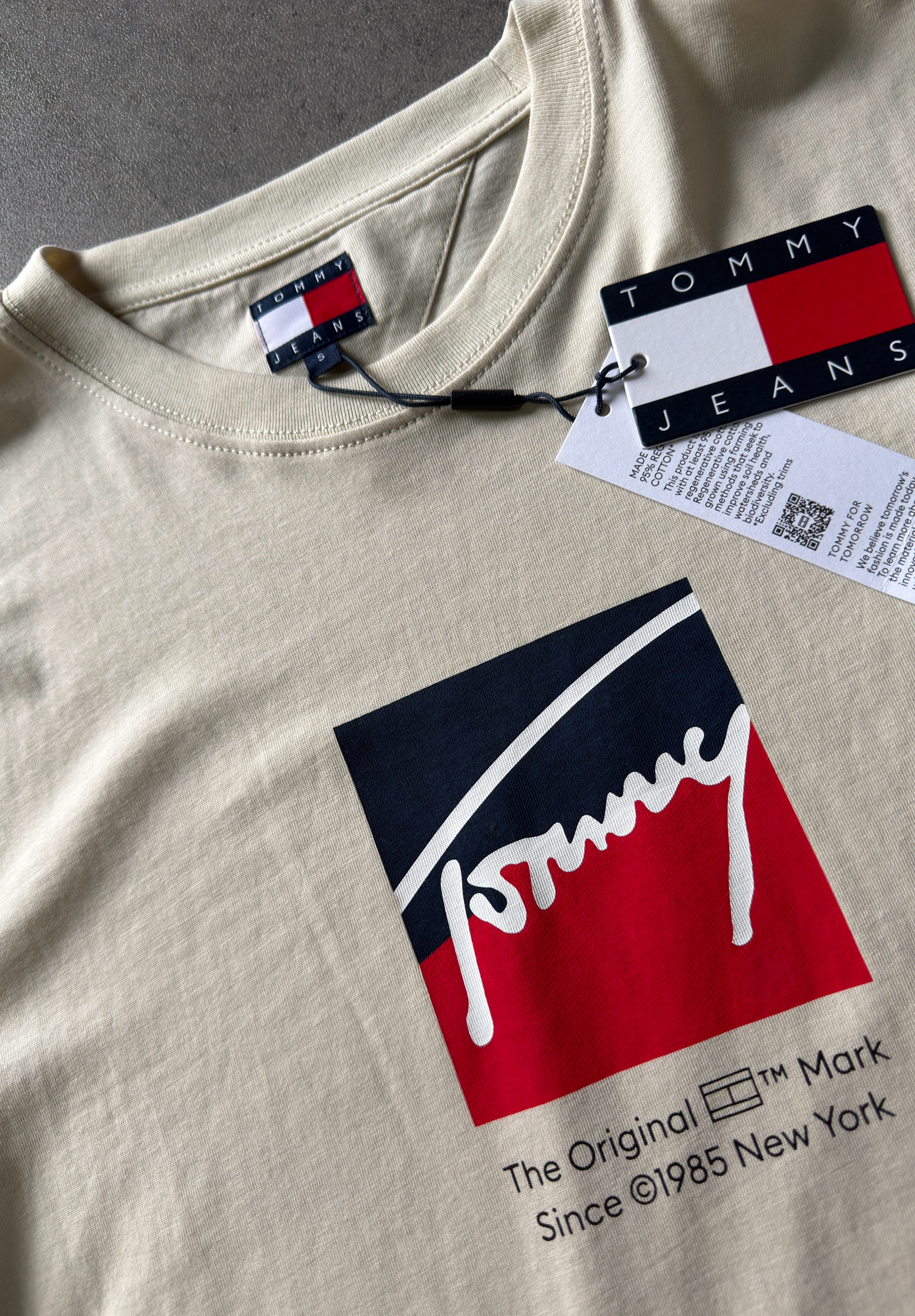 TOMMY JEANS T-SHIRT