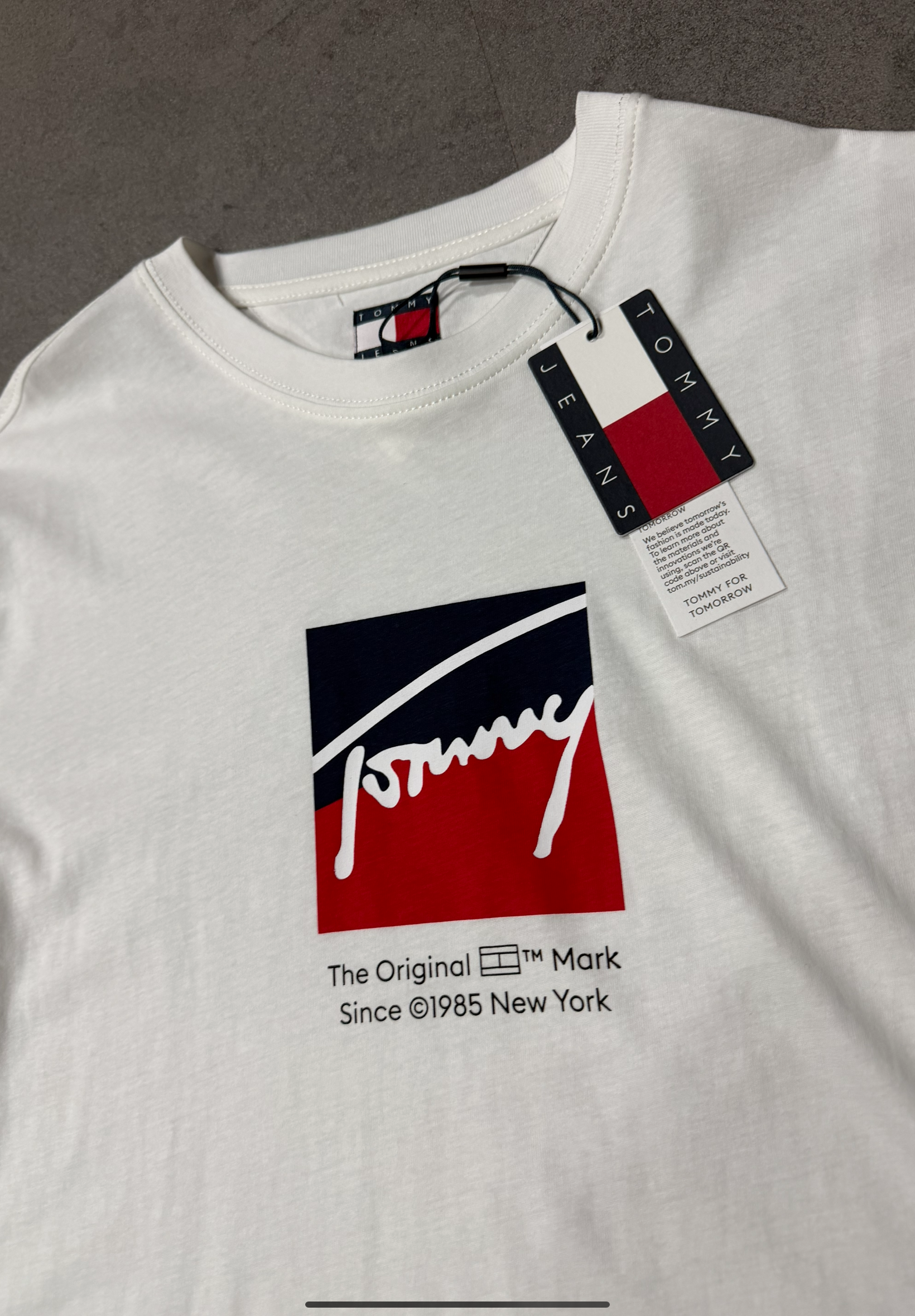 TOMMY JEANS T-SHIRT