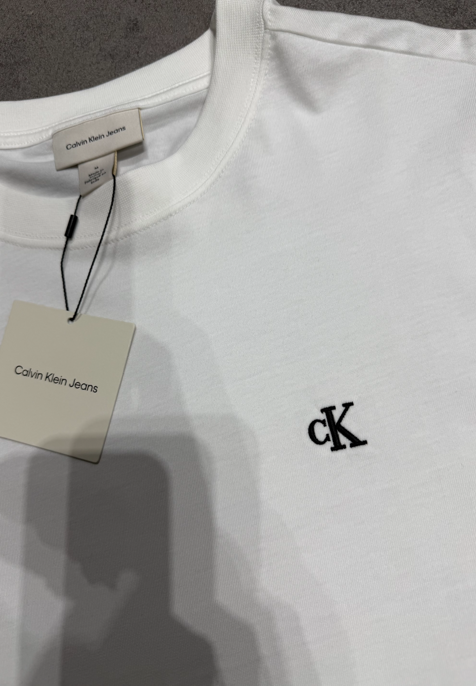 CALVIN KLEIN T-SHIRT
