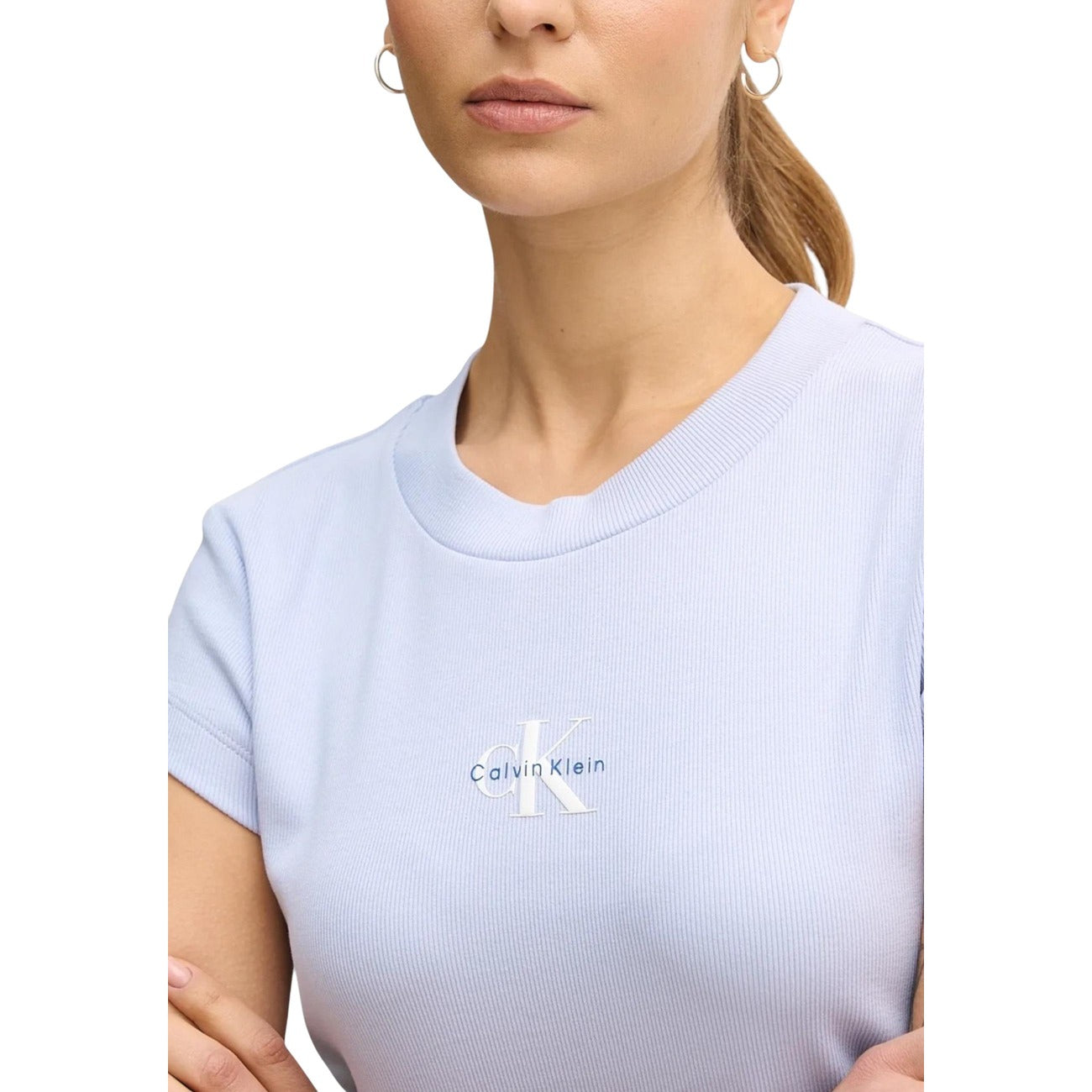 Calvin Klein Jeans Camiseta Mujer Azul Claro Con Lujo Discreto Y Comodidad Diaria