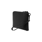 Tommy Hilfiger Bolso Hombre Negro Con Logo Sutil Y Bolsillo Exterior Para Uso Diario